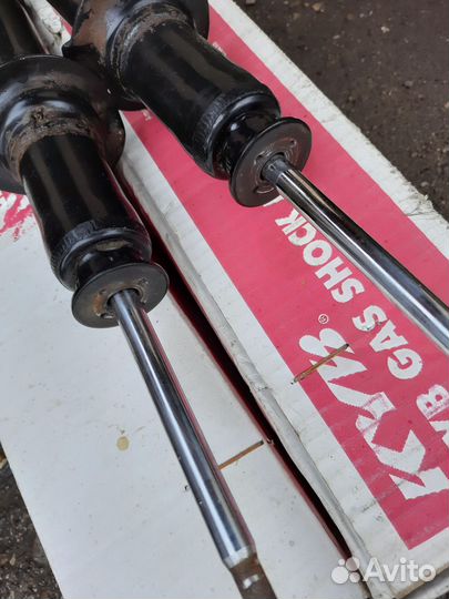 Стойки передние Хонда Аккорд 7