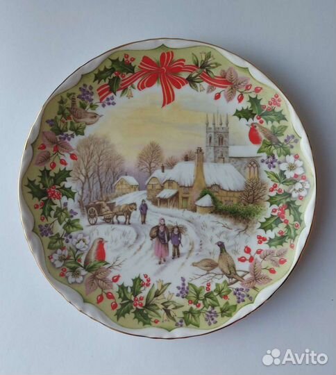 Декоративная тарелка Royal Albert