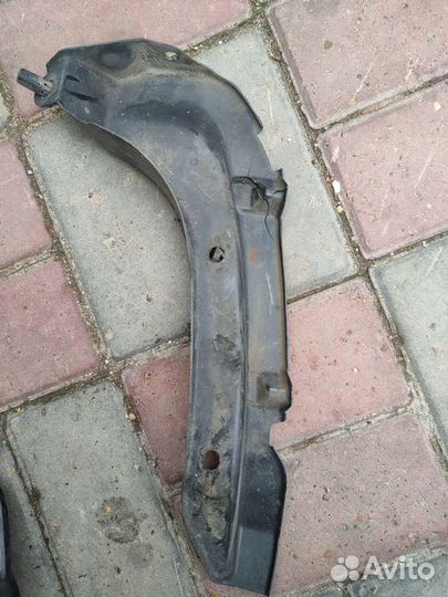 Подкрылок задний левый toyota Caldina