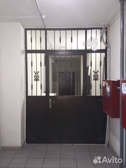 Дверь в тамбур с вентиляцией