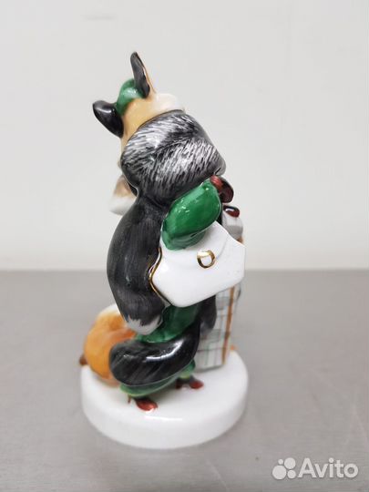 Статуэтка фарфоровая 