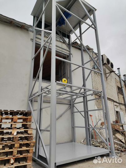 Грузовой подъёмник (лифт) консольный / мачтовый