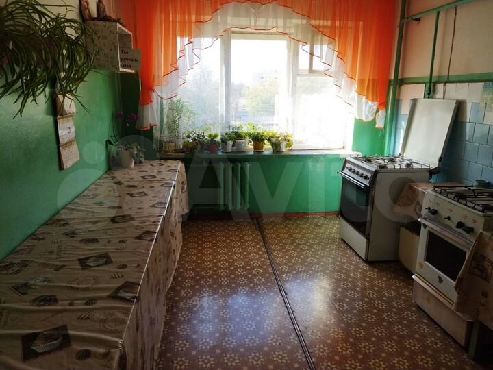 Комната 10,5 м² в 1-к., 4/5 эт.