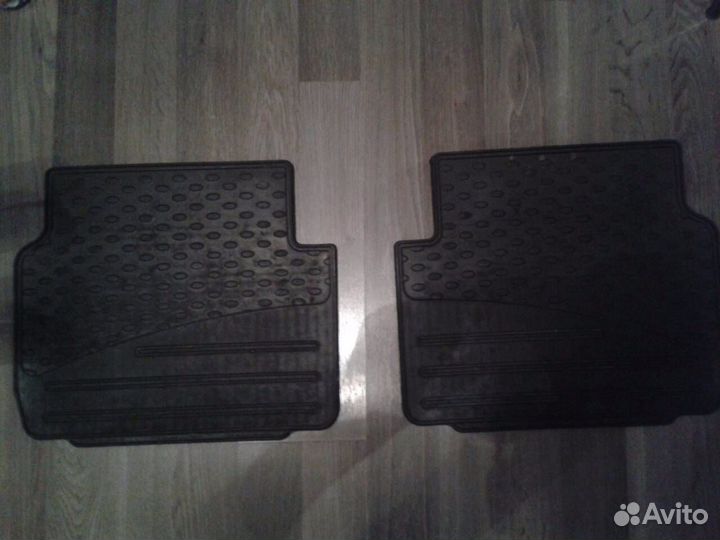 Продаю коврики для Subaru Forester