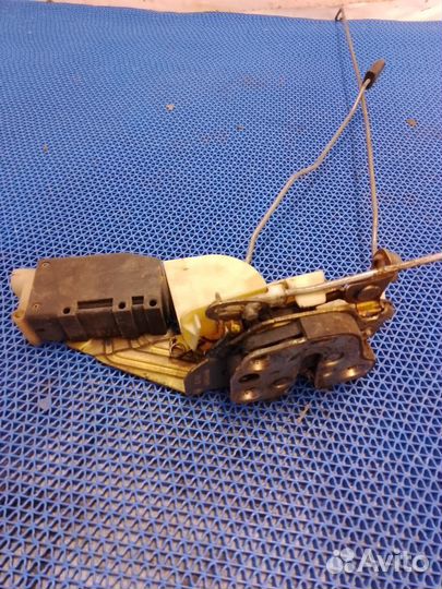 Замок двери Opel Astra F