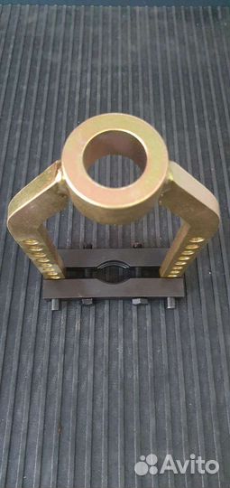 Съёмник наружного шруса универсальный