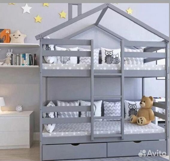 Двухъярусная кровать домик