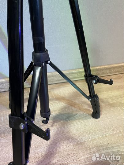 Мольберт тренога