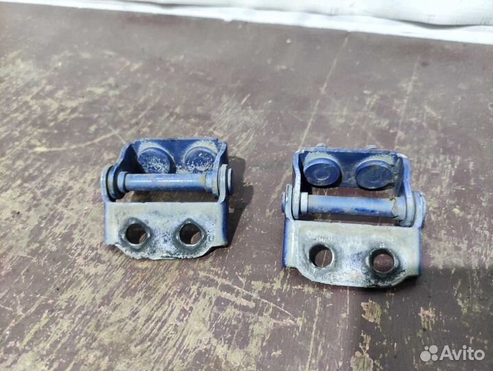 Петли крышки багажника Mazda CX-7