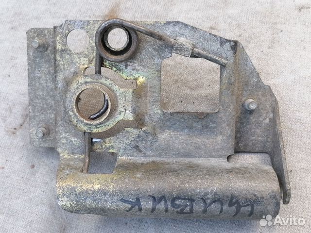 Замок капота нижн.с пружиной Honda Civic EK 1999