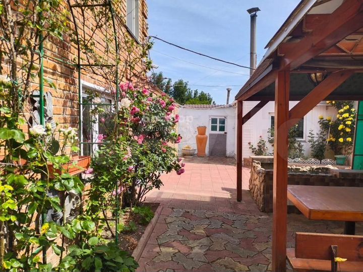 Дом 223 м² на участке 12 сот.