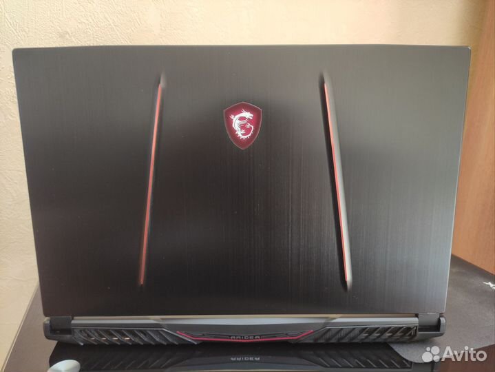 Продам игровой ноутбук MSI GE75 Raider 8RF