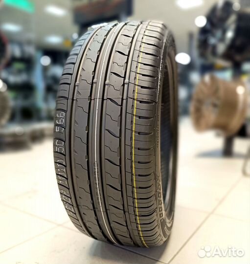 Royal Black Royal Performance 225/40 R18 92W