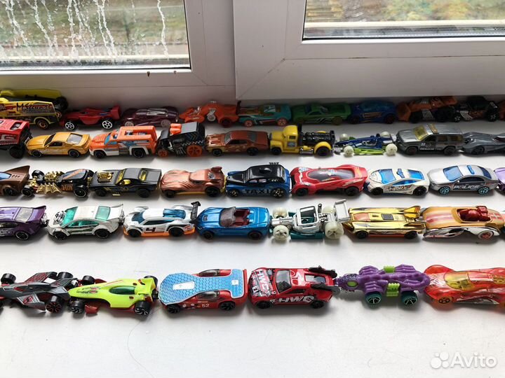 Hot wheels машинки