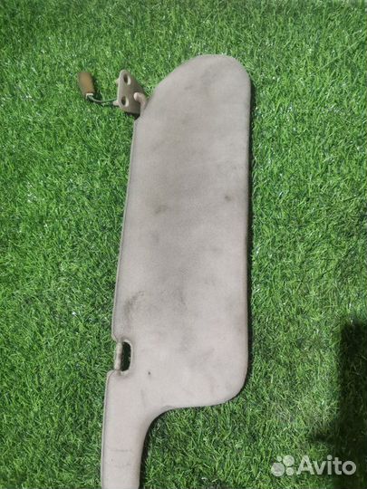 Козырек солнцезащитный передний левый Toyota