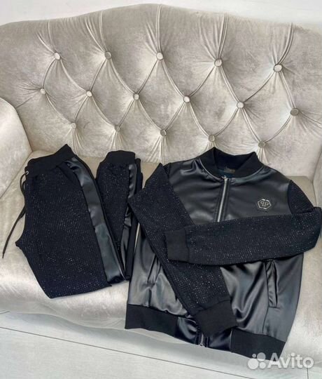 Костюм спортивный