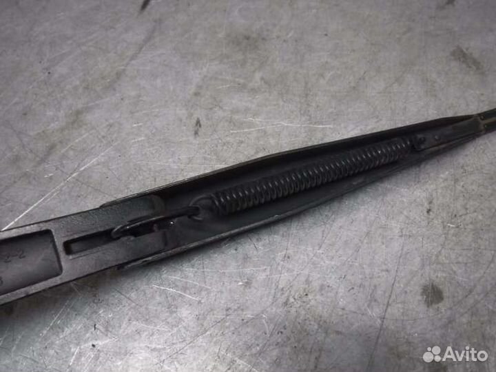 Поводок дворника передний правый Лада Гранта 11183