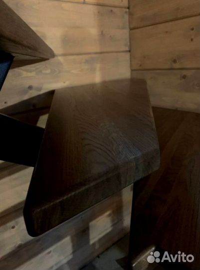 Лестница с забежными ступенями под ключ