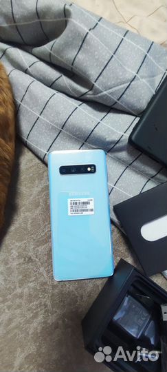 Samsung Galaxy S10, 8/128 ГБ