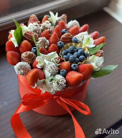 Букет учителю, клубничный букет, фруктовый букет