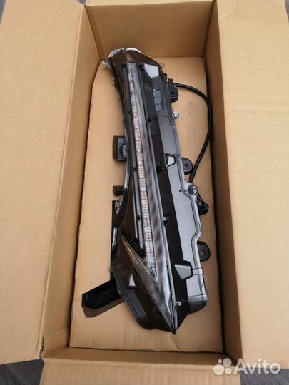 Левый ходовой огонь Lexus NX оригинал 2020 года