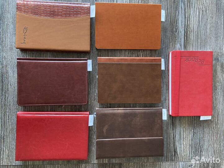 Ежедневники недатированные, разные бренды, с резин