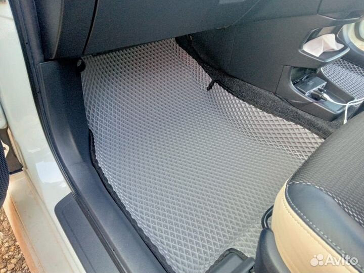 Комплект EVA ковриков на Toyota Wish с бортами