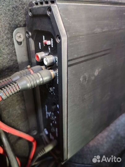 Сабвуфер и усилитель моноблок Rockford fosgate