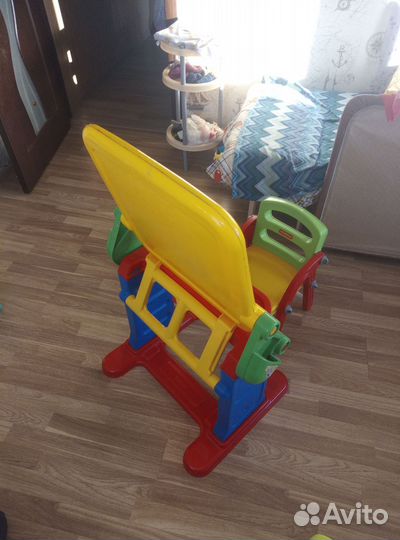 Стол-мольберт, стул