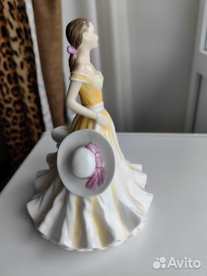 Статуэтка English Ladies Co. Костяной фарфор