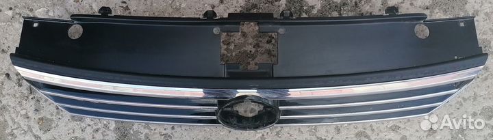 Решетка радиатора VW passat B8