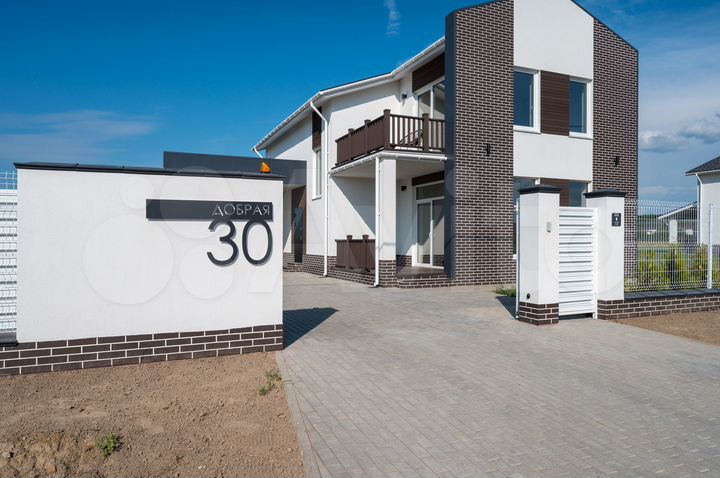 Дом 168,9 м² на участке 9,9 сот.