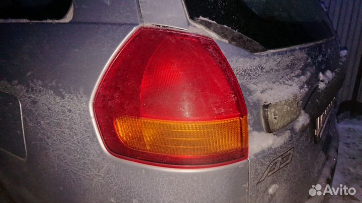 Стоп-сигнал задний левый Nissan Ad Y11 QG15 2001