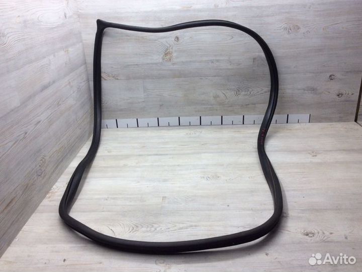 Уплотнитель двери передней левый Hyundai Solaris