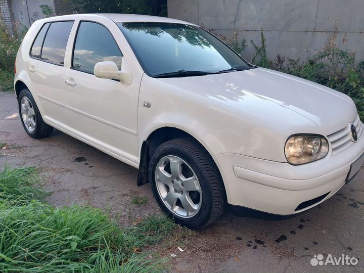 Volkswagen Golf, 2002