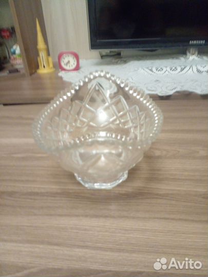 Продам хрутальную салатницу