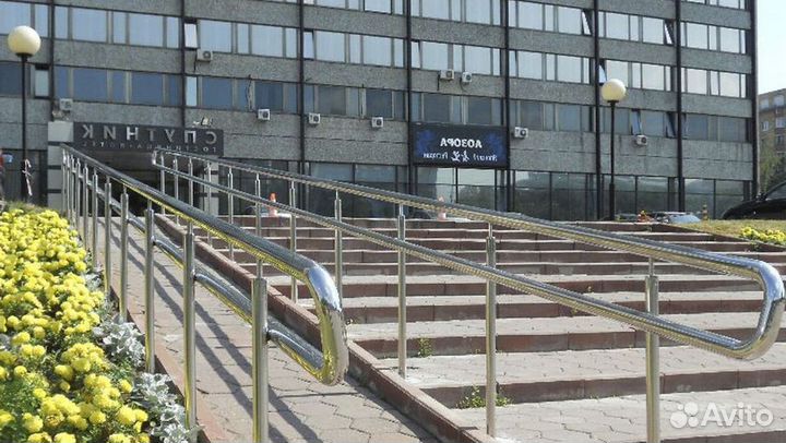 Шлифованный поручень на винтовую лестницу