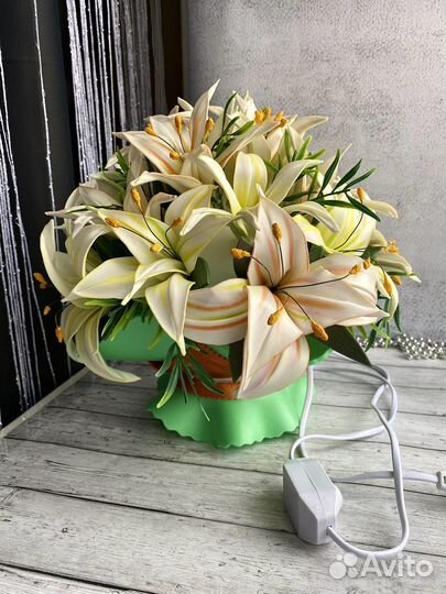 Лилия светильник