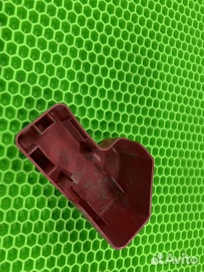 Колпачок плюсовой клеммы Subaru Outback B14