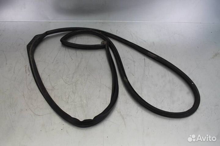 Уплотнитель двери передней правой Hyundai-KIA RI