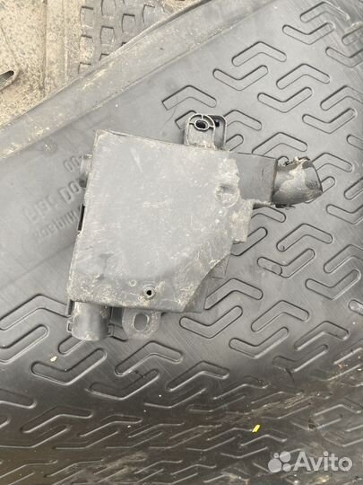 Корпус блока предохранителей renault logan