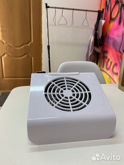 Вытяжка для маникюра и педикюра