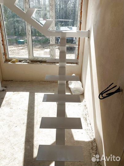 Лестницы г-образные