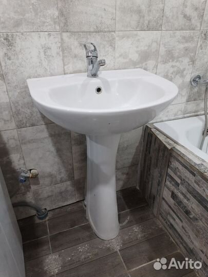 Раковина в ванную бу