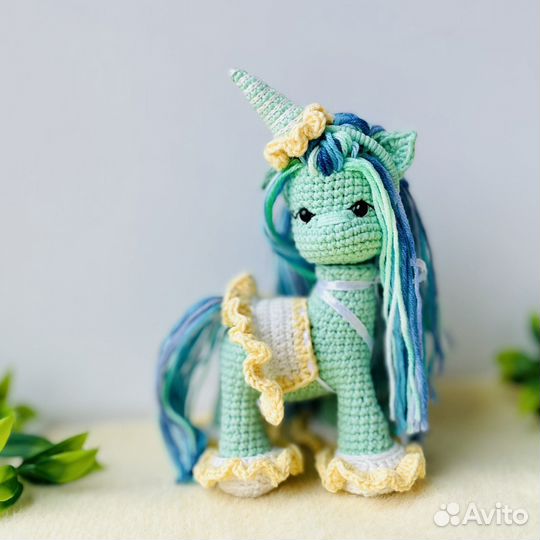 Пони вязаная игрушка ручной работы