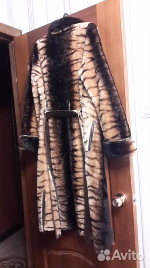 Мутоновая шубка с норковым воротничком