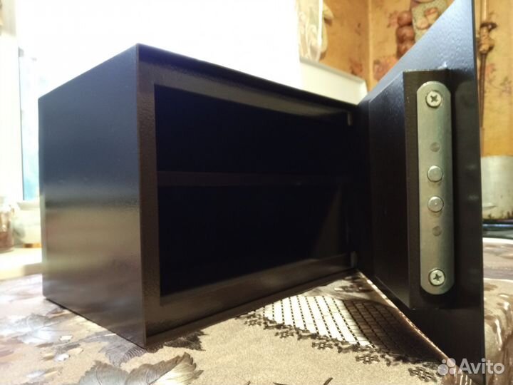 Сейф металлический