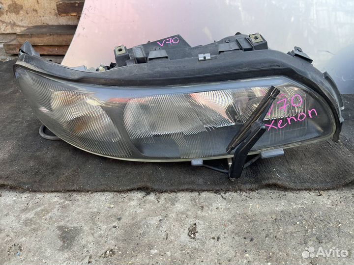 Фары Volvo V70 2 xenon