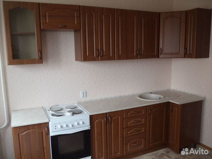 Кухня новая / орех