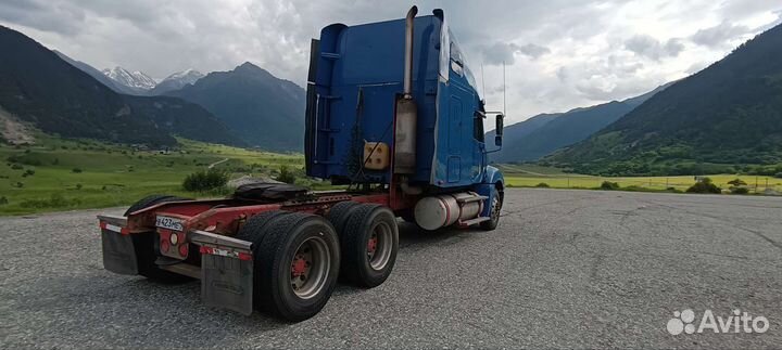 Freightliner Columbia, 2004